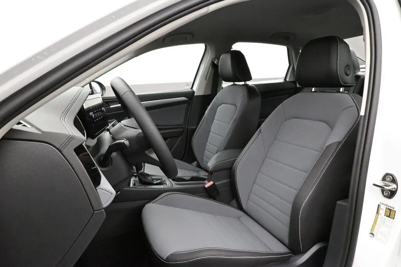Volkswagen Jetta снимка Volkswagen Jetta