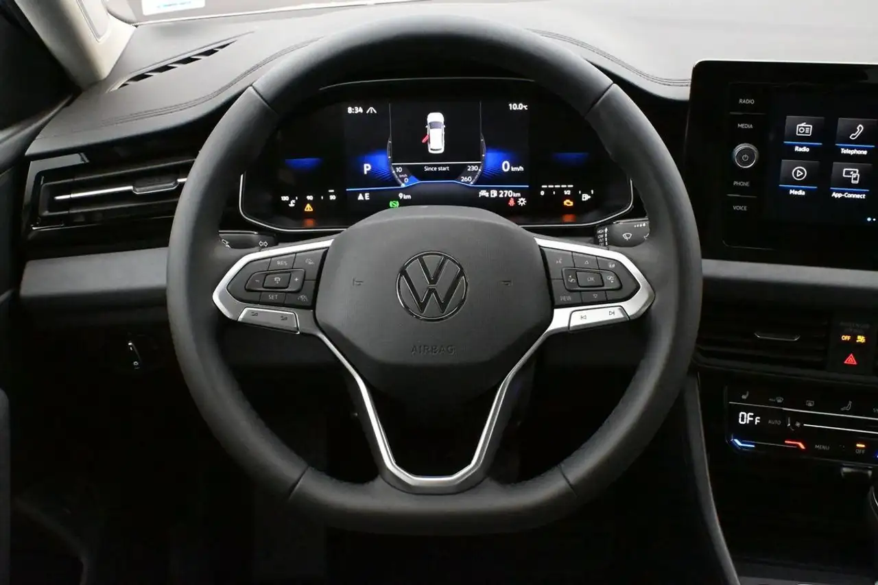 Volkswagen Jetta снимка Volkswagen Jetta