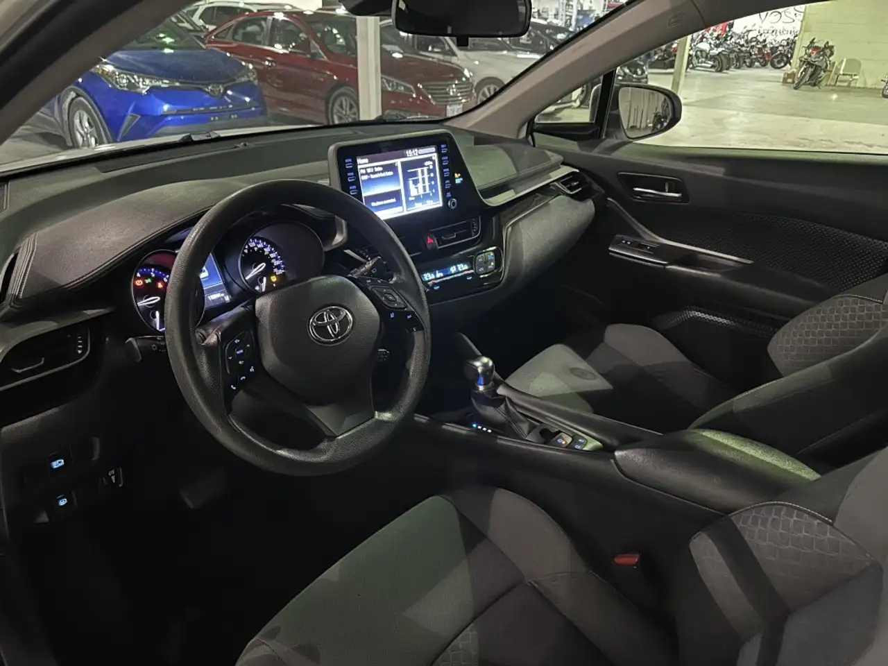 Toyota C-HR снимка Toyota C-HR