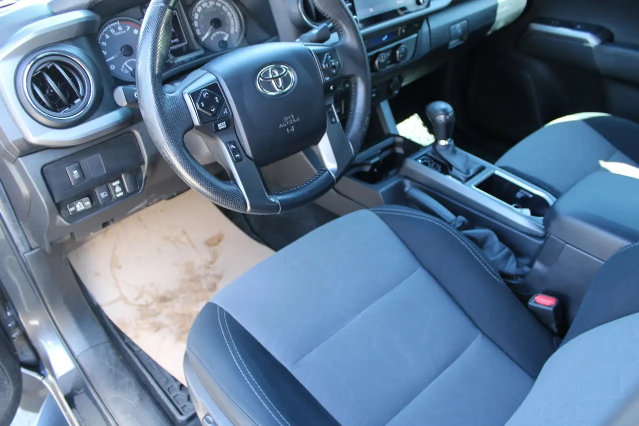 Toyota Tacoma снимка Toyota Tacoma