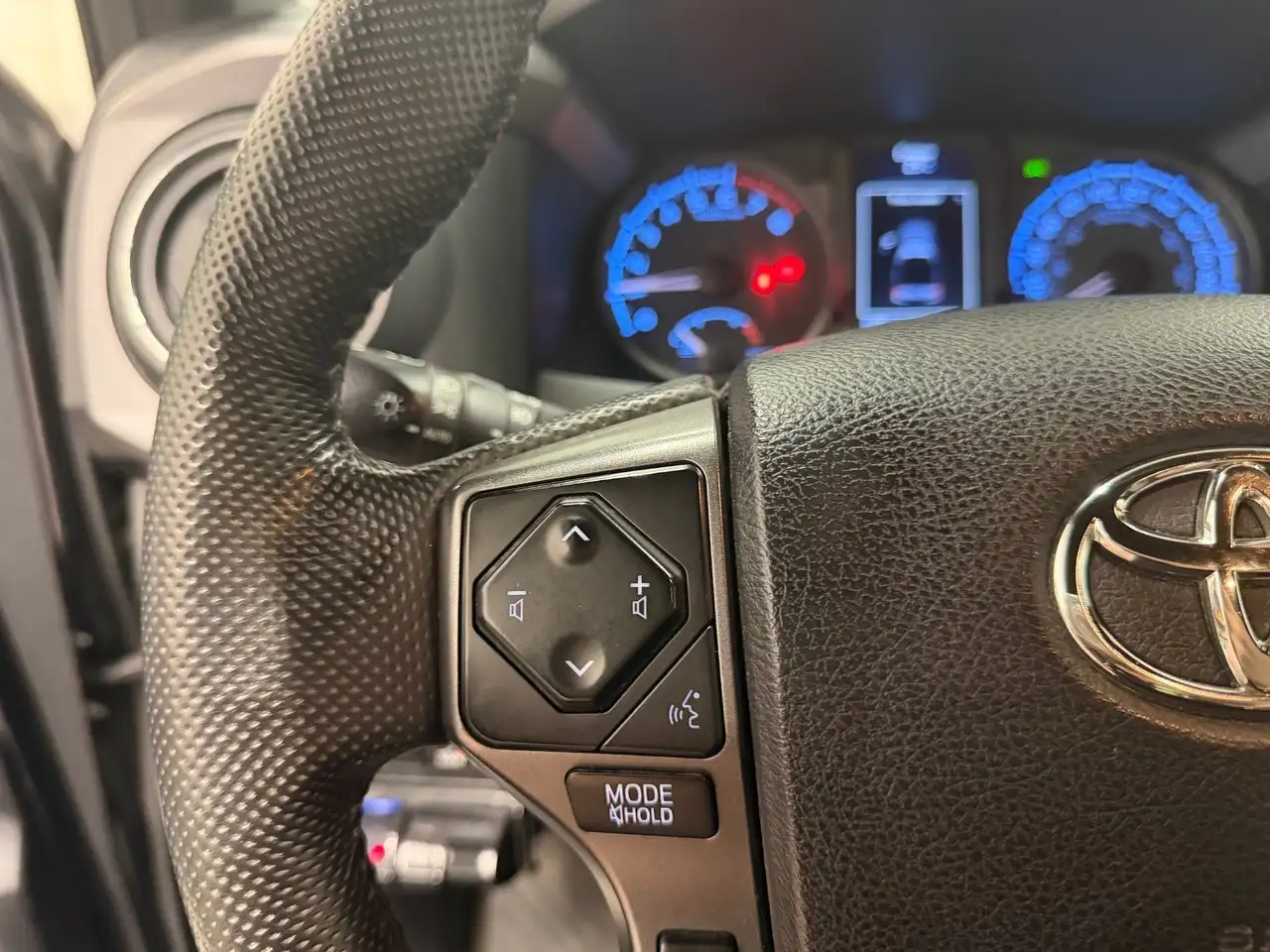 Toyota Tacoma снимка Toyota Tacoma