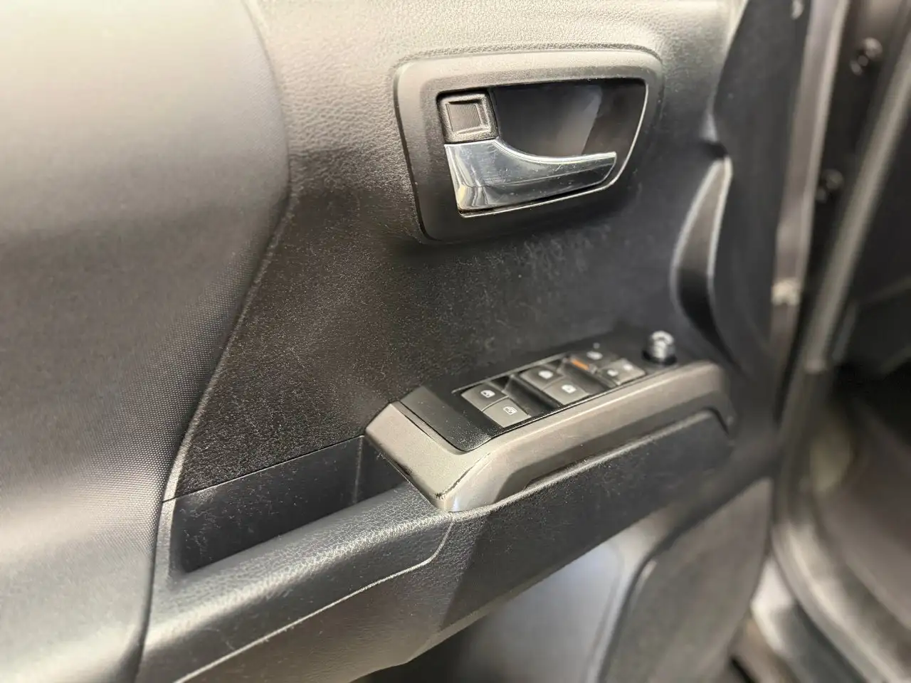 Toyota Tacoma снимка Toyota Tacoma