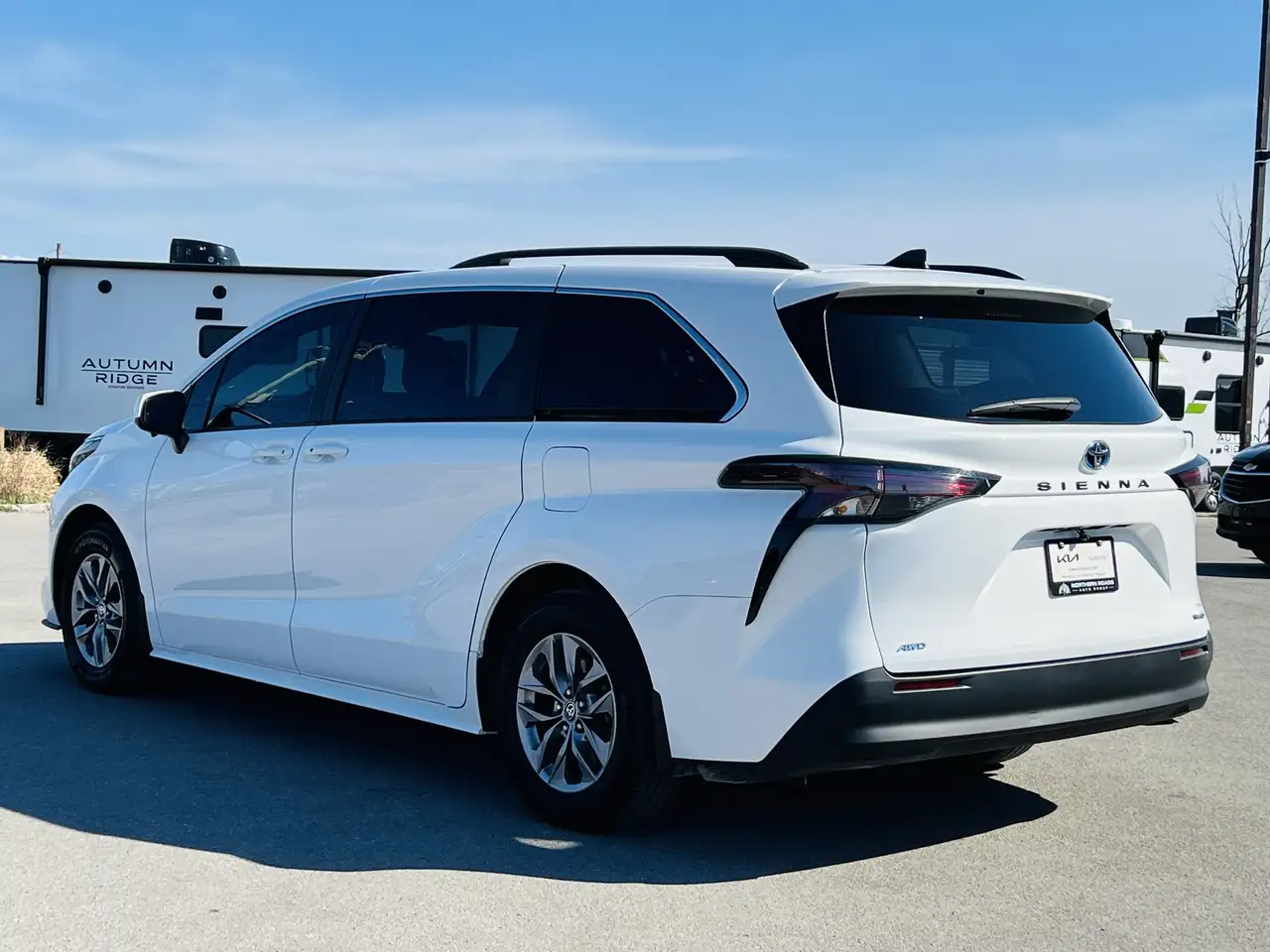 Toyota Sienna снимка Toyota Sienna