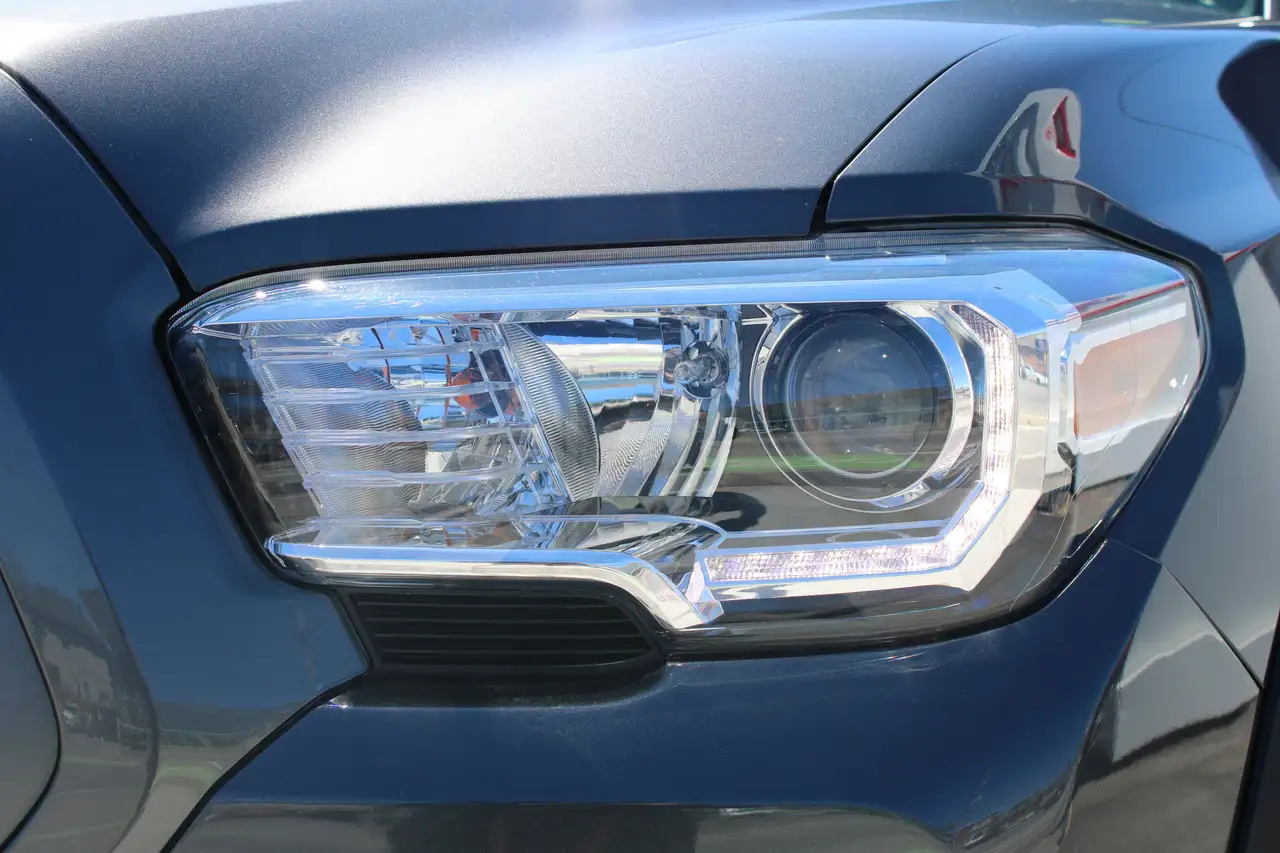 Toyota Tacoma снимка Toyota Tacoma