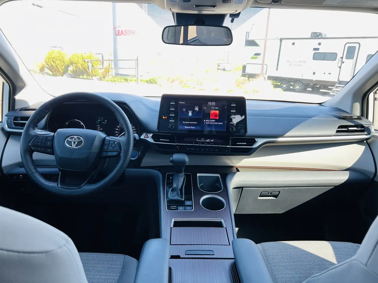 Toyota Sienna снимка Toyota Sienna