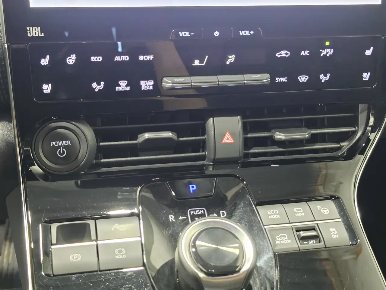 Toyota bZ4X снимка Toyota bZ4X