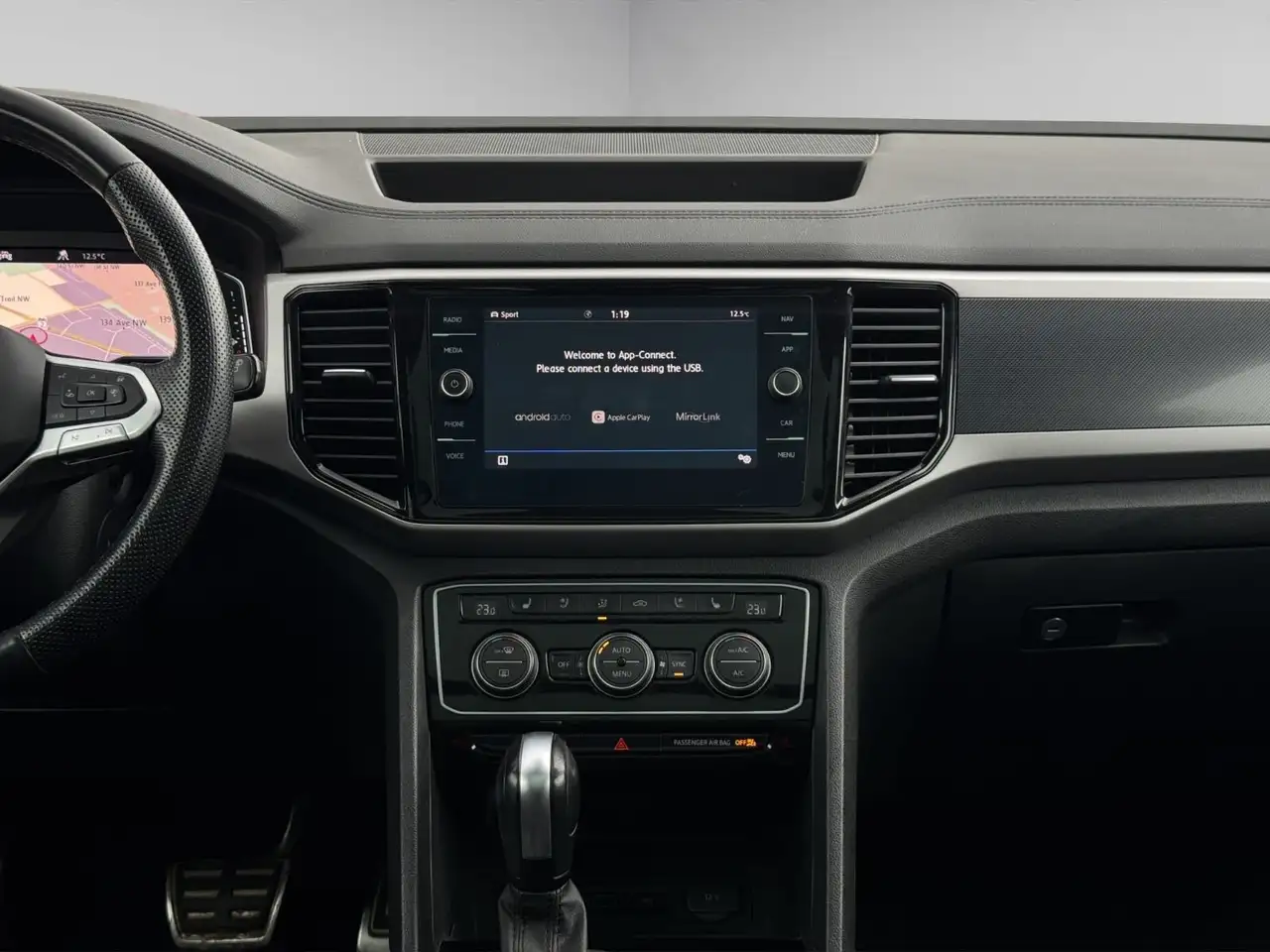 Volkswagen Atlas photo Volkswagen Atlas