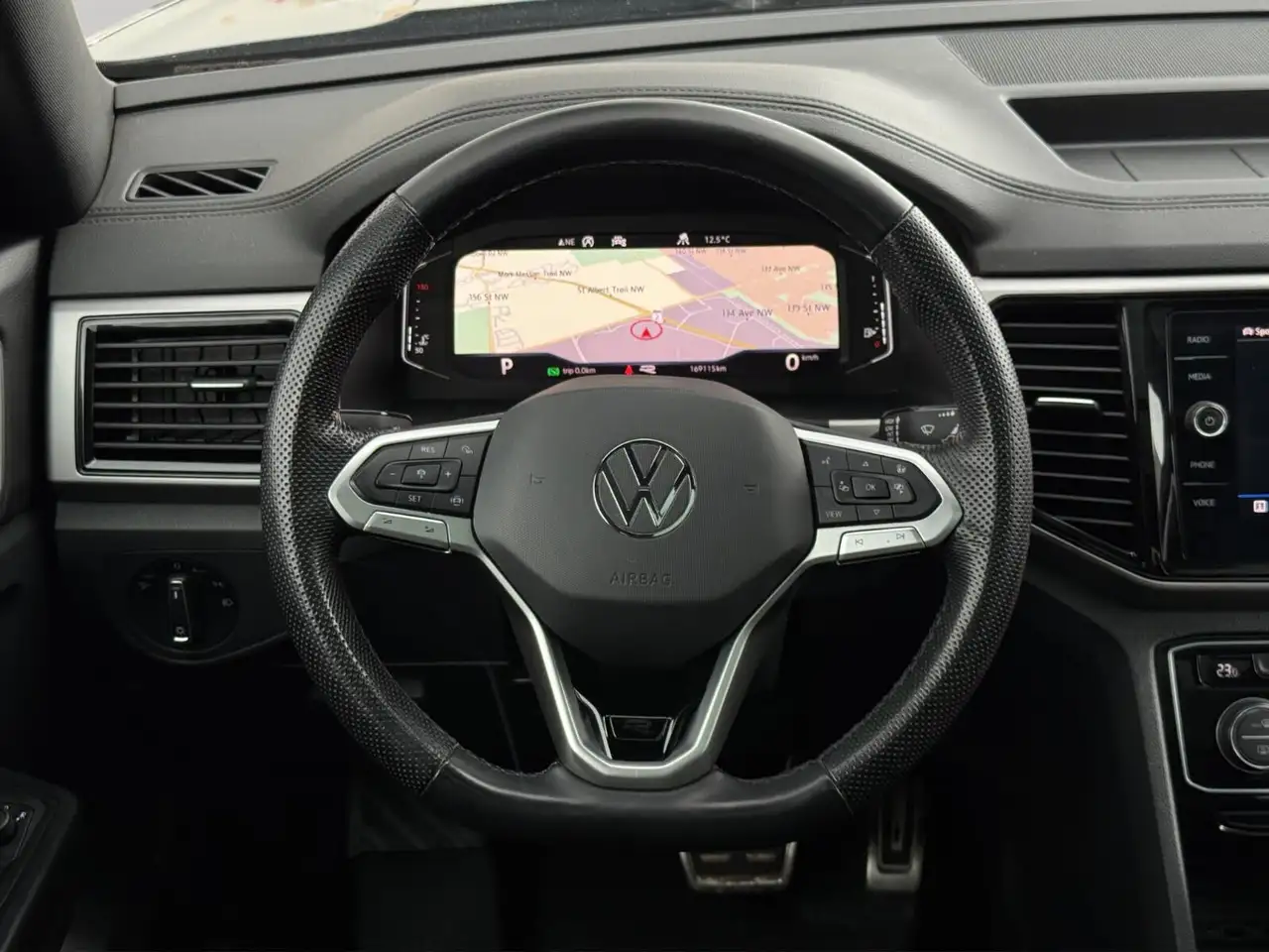 Volkswagen Atlas photo Volkswagen Atlas