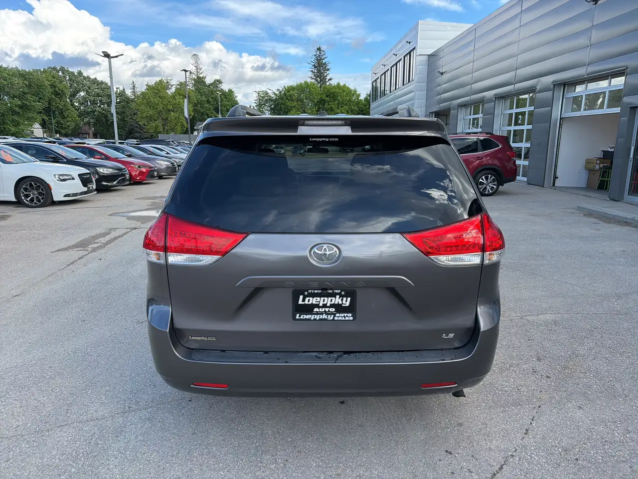 Toyota Sienna снимка Toyota Sienna