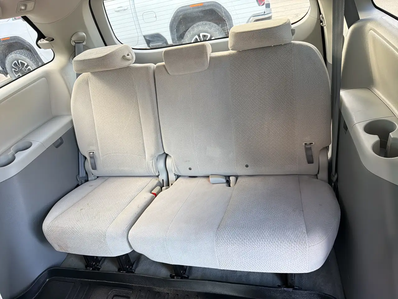 Toyota Sienna снимка Toyota Sienna