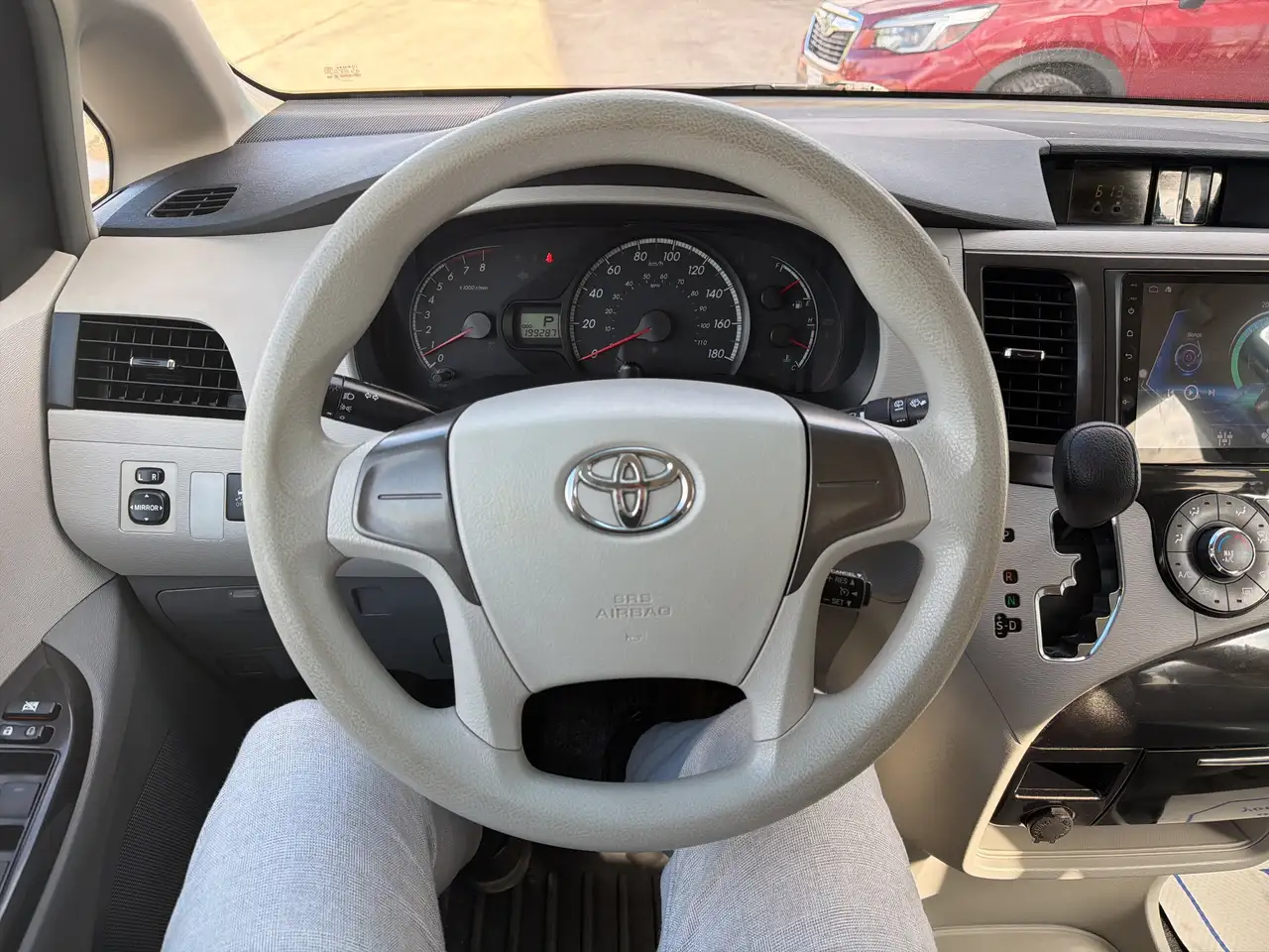Toyota Sienna снимка Toyota Sienna