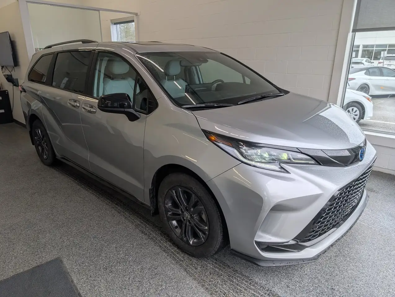 Toyota Sienna снимка Toyota Sienna
