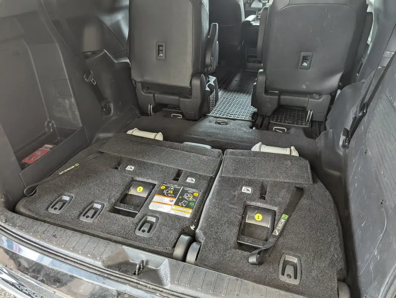 Toyota Sienna снимка Toyota Sienna
