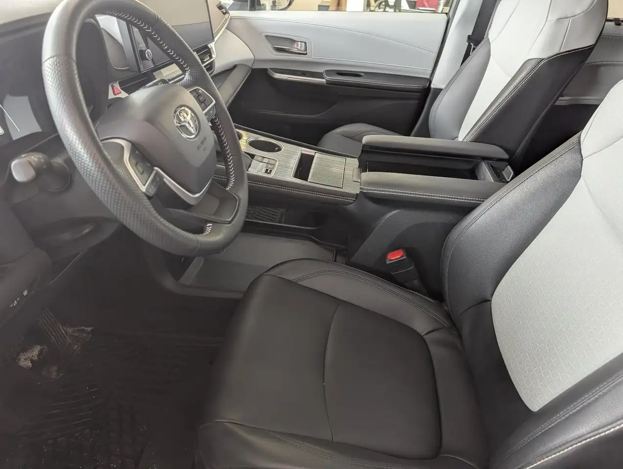 Toyota Sienna снимка Toyota Sienna