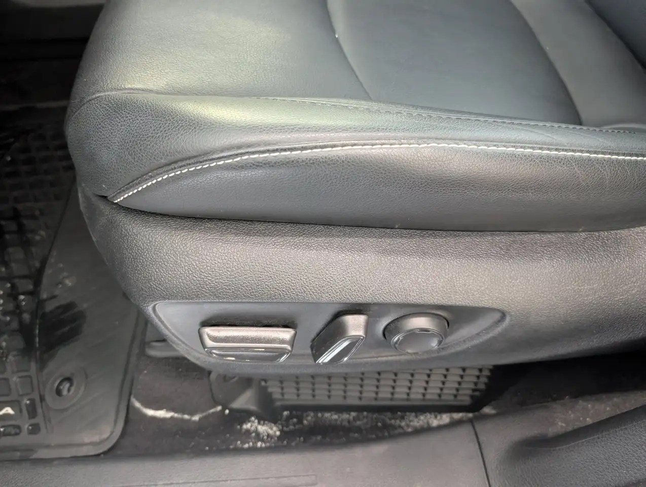Toyota Sienna снимка Toyota Sienna