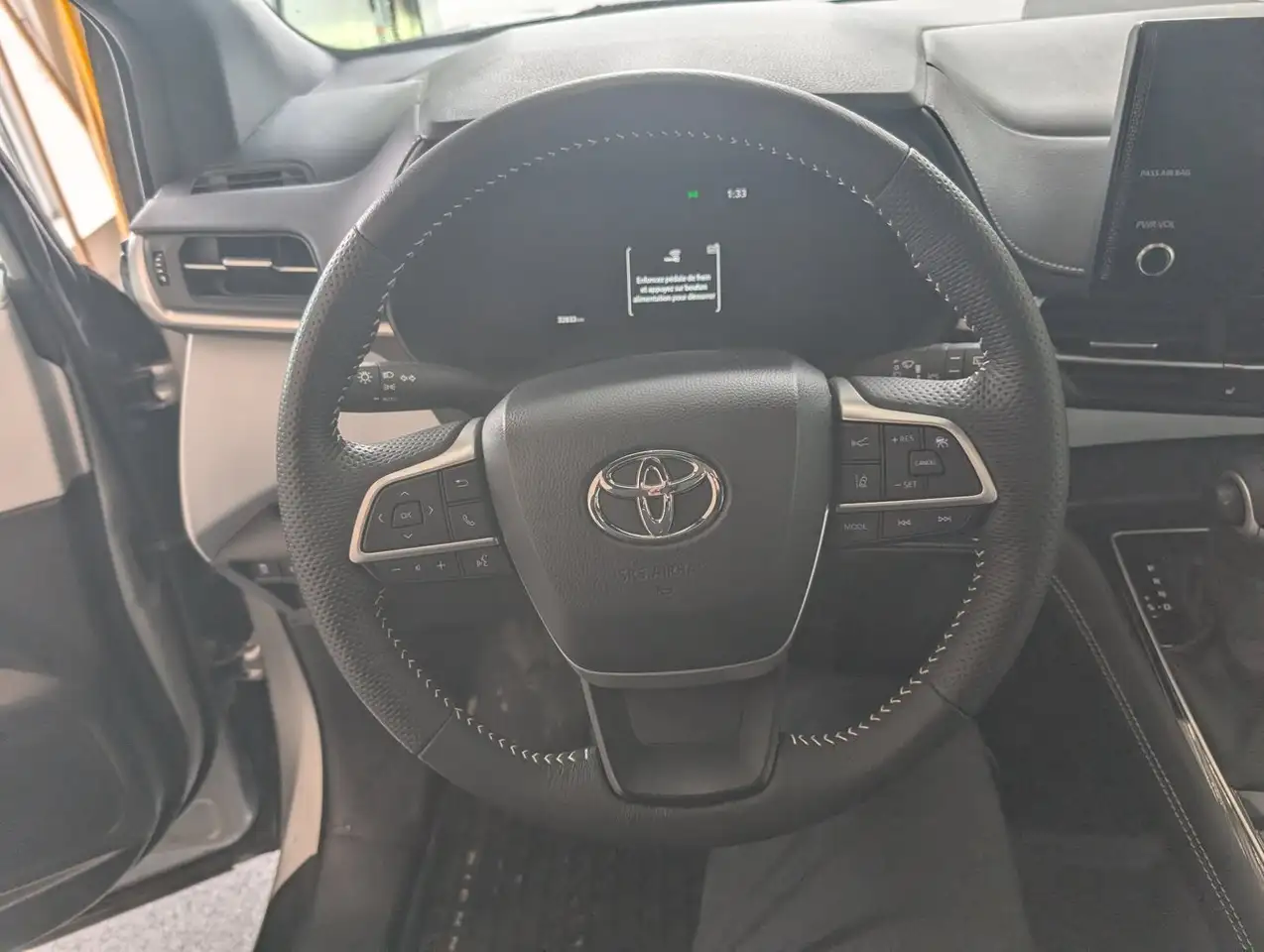 Toyota Sienna снимка Toyota Sienna