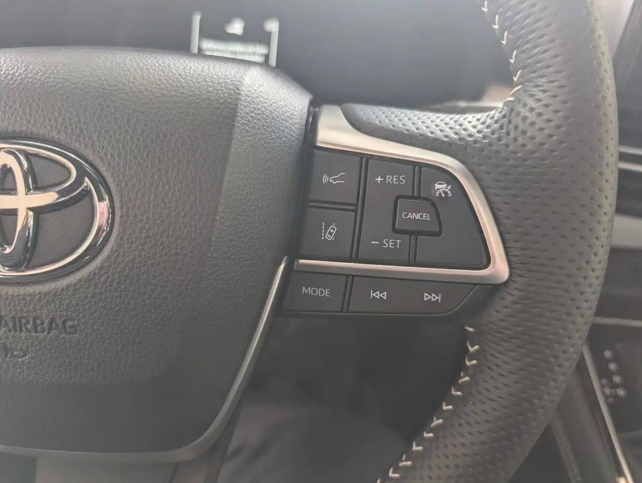 Toyota Sienna снимка Toyota Sienna