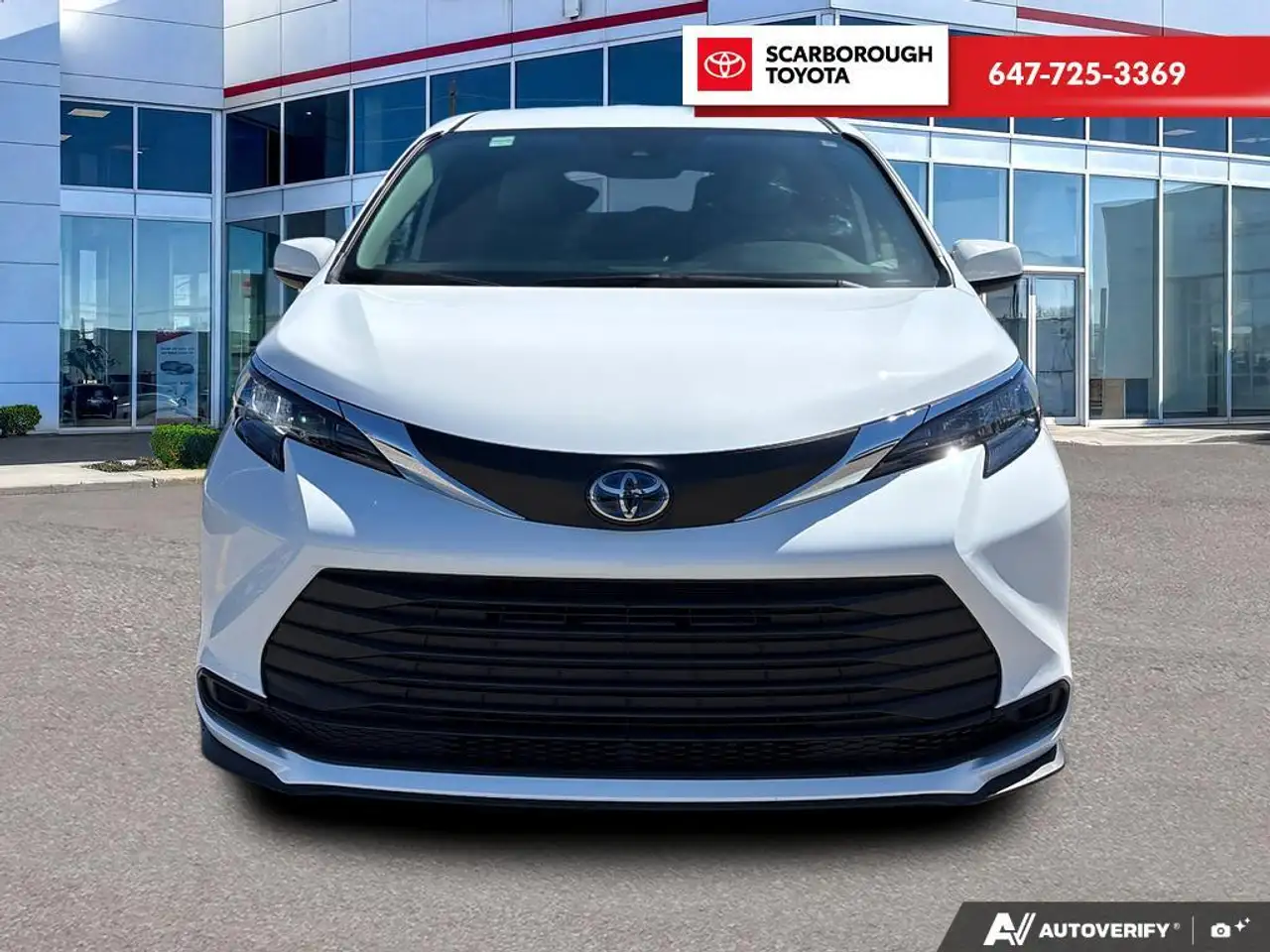 Toyota Sienna снимка Toyota Sienna
