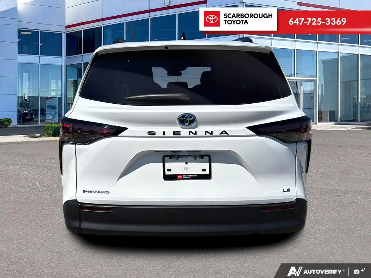 Toyota Sienna снимка Toyota Sienna