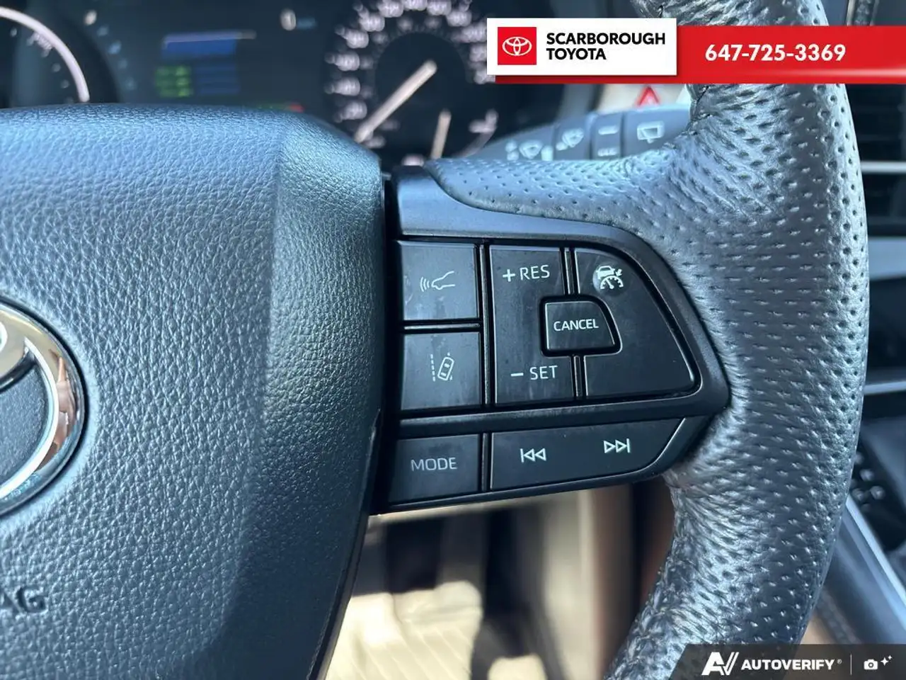 Toyota Sienna снимка Toyota Sienna