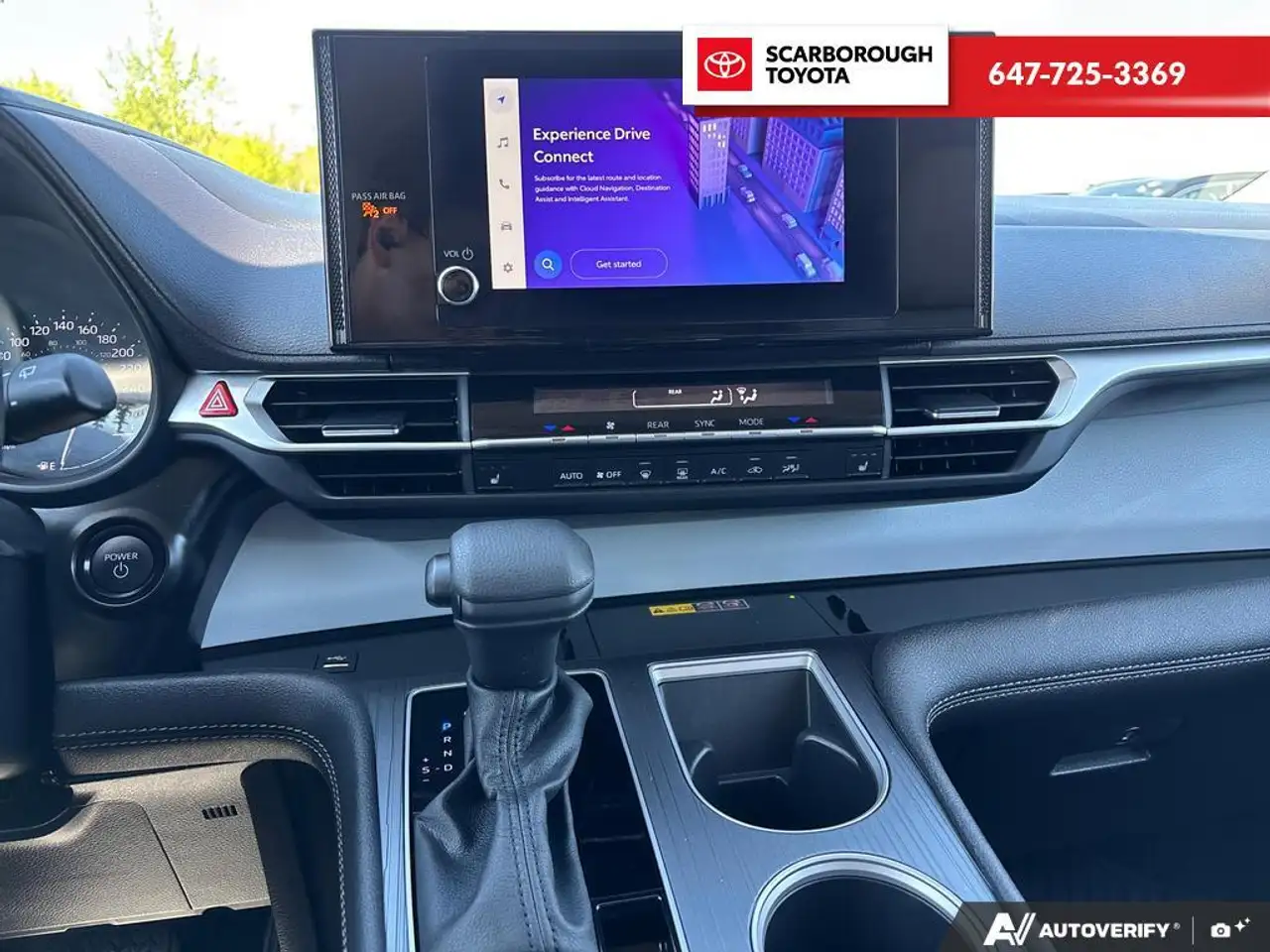 Toyota Sienna снимка Toyota Sienna