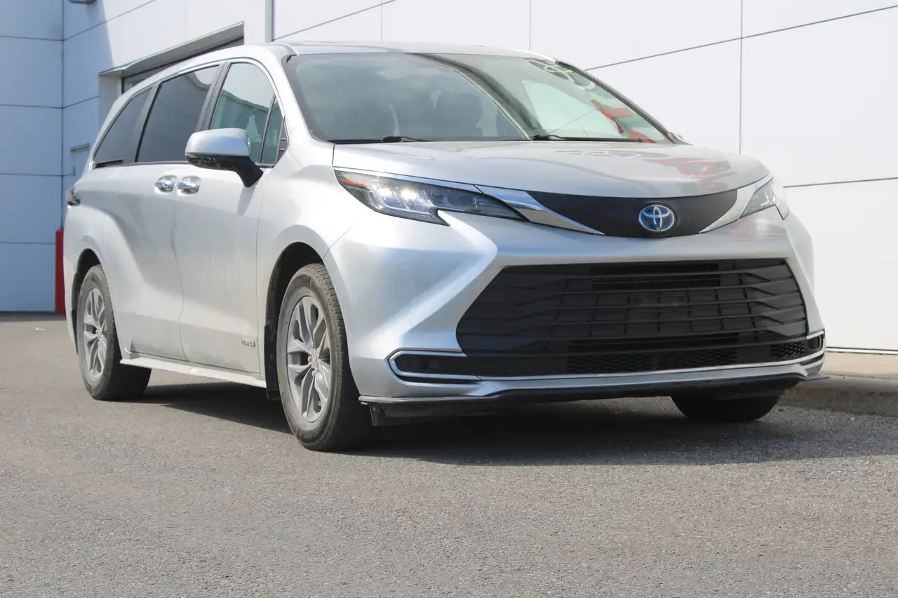 Toyota Sienna снимка Toyota Sienna
