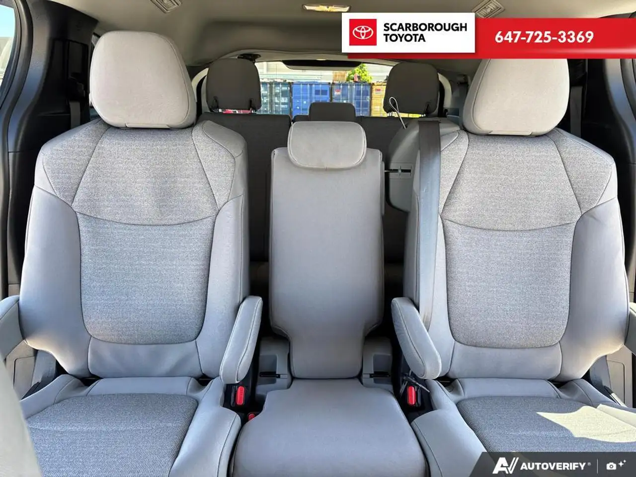 Toyota Sienna снимка Toyota Sienna