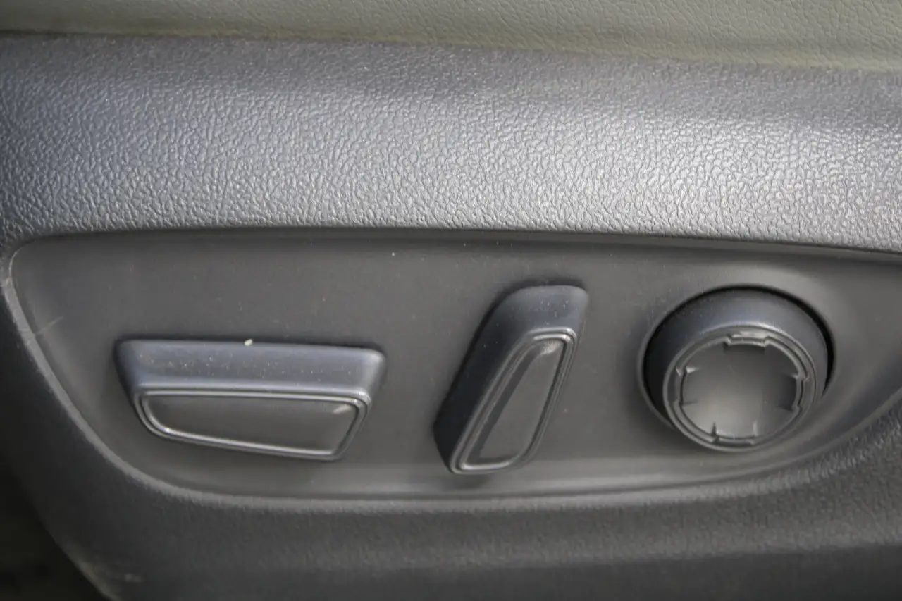 Toyota Sienna снимка Toyota Sienna