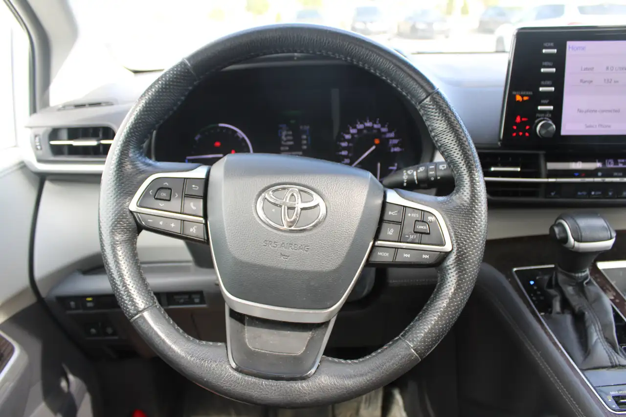 Toyota Sienna снимка Toyota Sienna