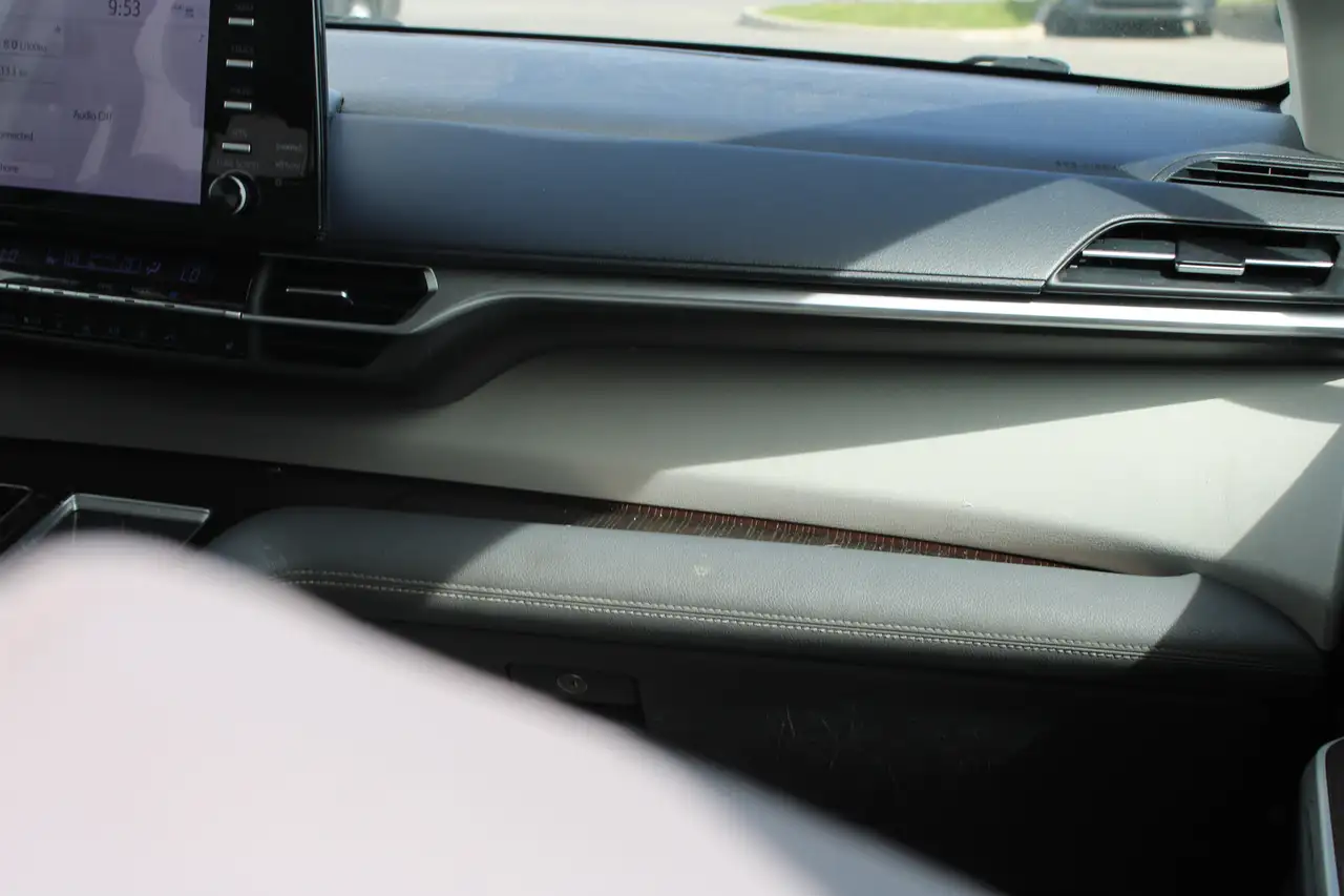 Toyota Sienna снимка Toyota Sienna