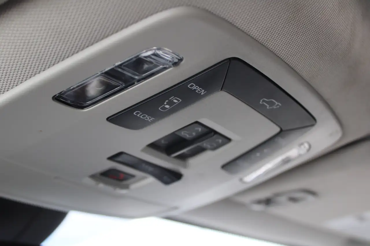 Toyota Sienna снимка Toyota Sienna