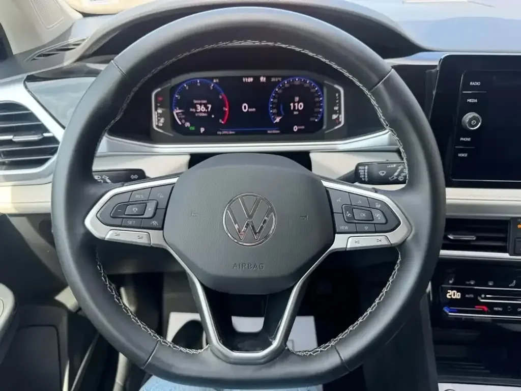 Volkswagen Taos снимка Volkswagen Taos