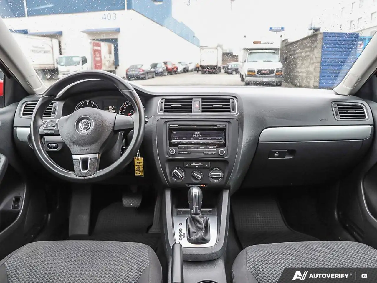 Volkswagen Jetta снимка Volkswagen Jetta