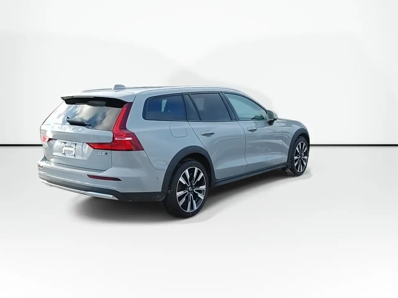 Volvo V60 Cross Country снимка Volvo V60 Cross Country