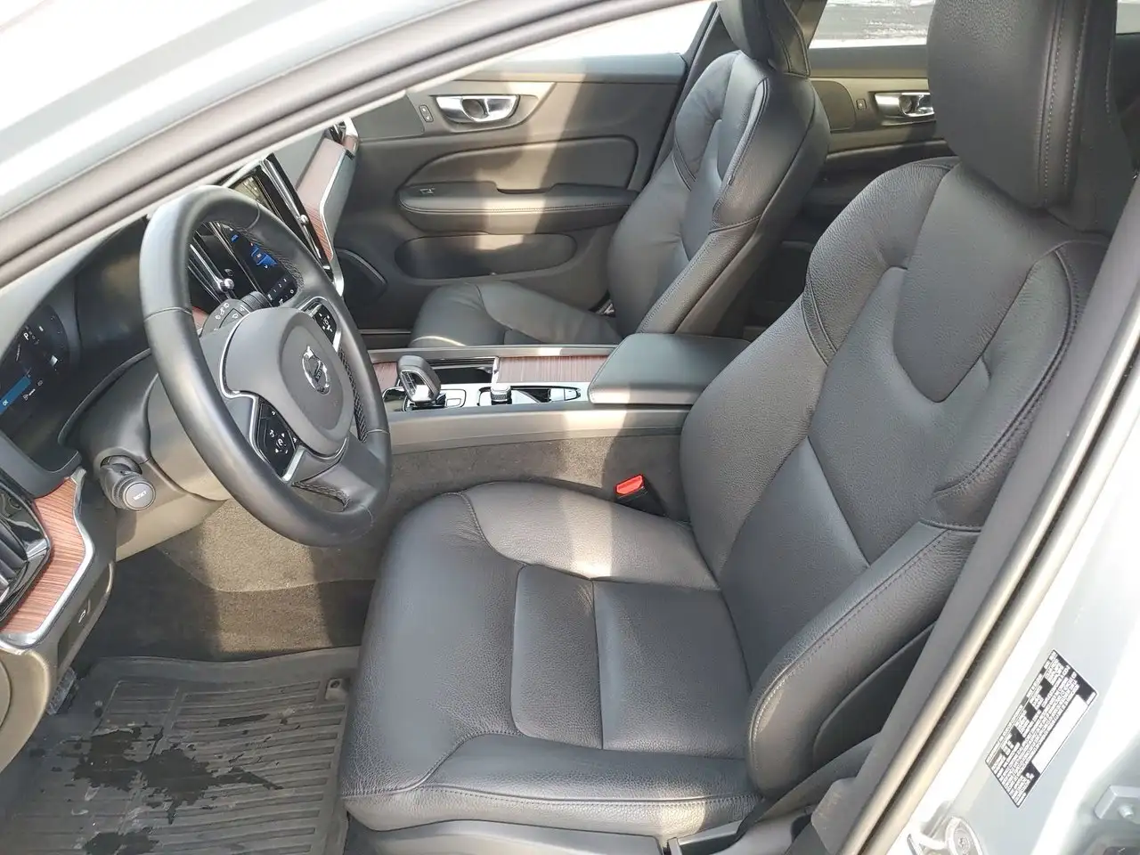 Volvo V60 Cross Country снимка Volvo V60 Cross Country