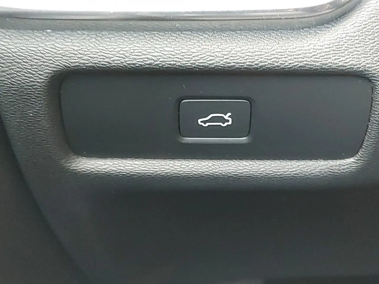 Volvo V60 Cross Country снимка Volvo V60 Cross Country