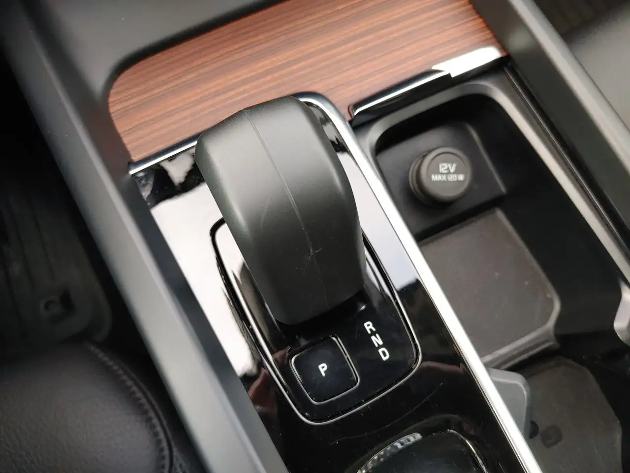 Volvo V60 Cross Country снимка Volvo V60 Cross Country