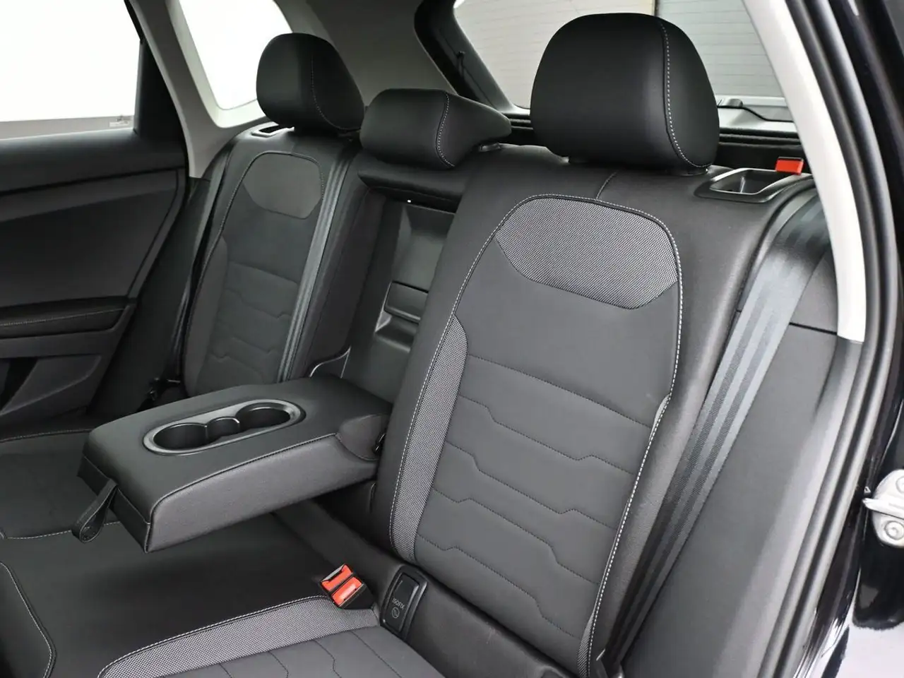 Volkswagen Taos снимка Volkswagen Taos