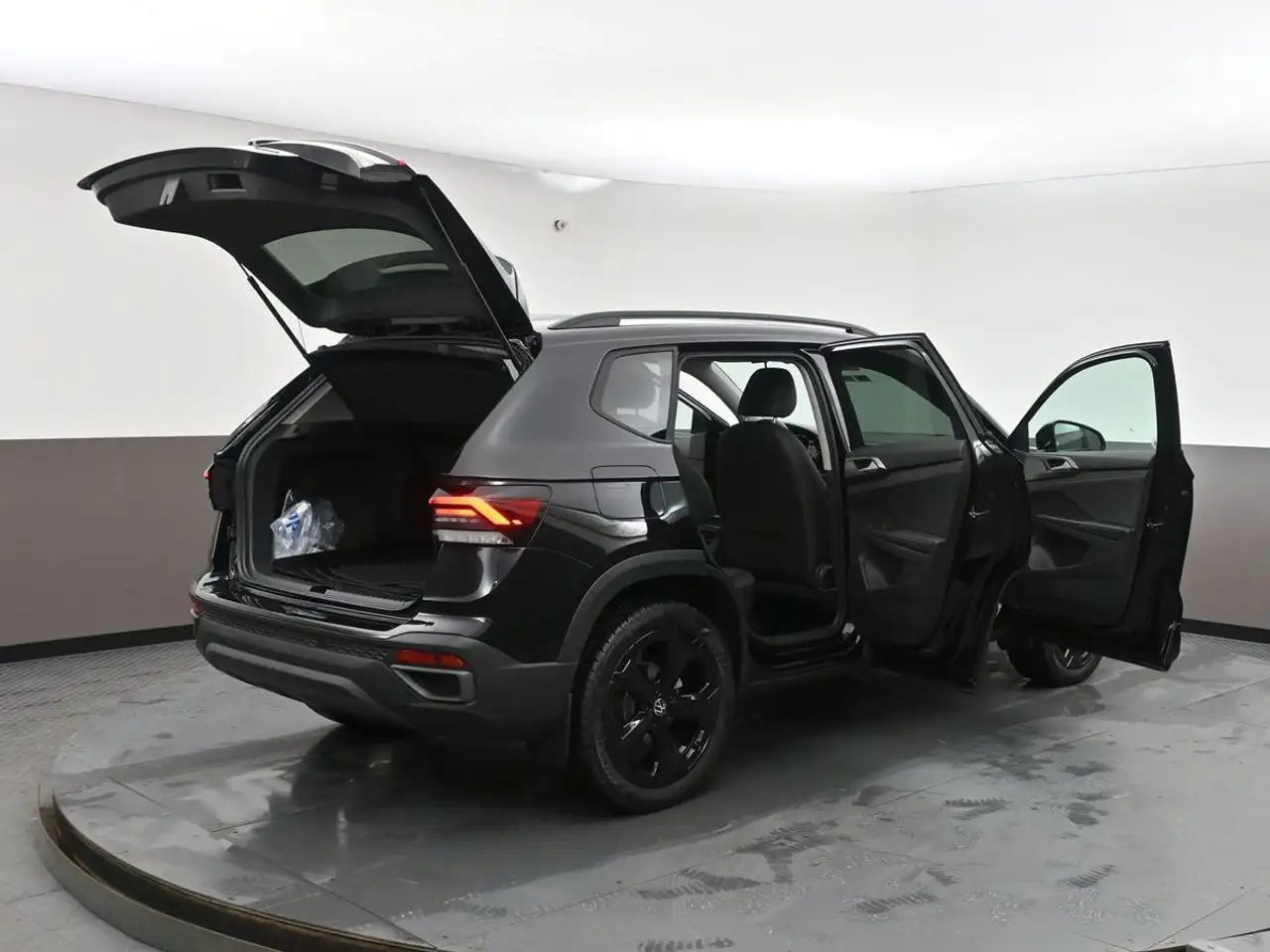 Volkswagen Taos снимка Volkswagen Taos