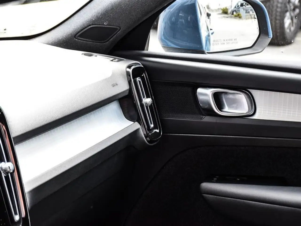 Volvo XC40 снимка Volvo XC40
