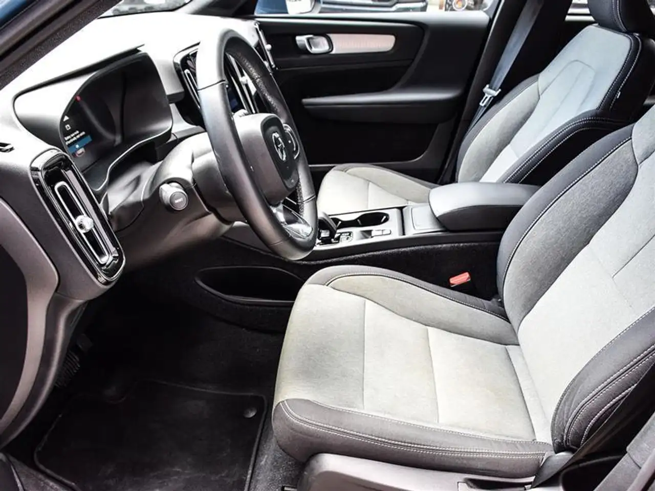 Volvo XC40 снимка Volvo XC40