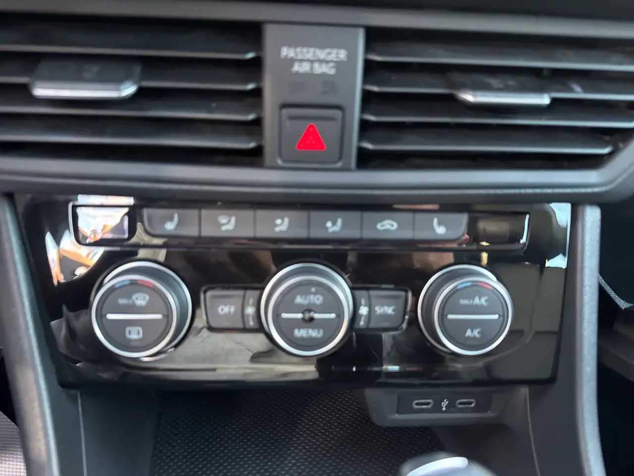 Volkswagen Jetta снимка Volkswagen Jetta