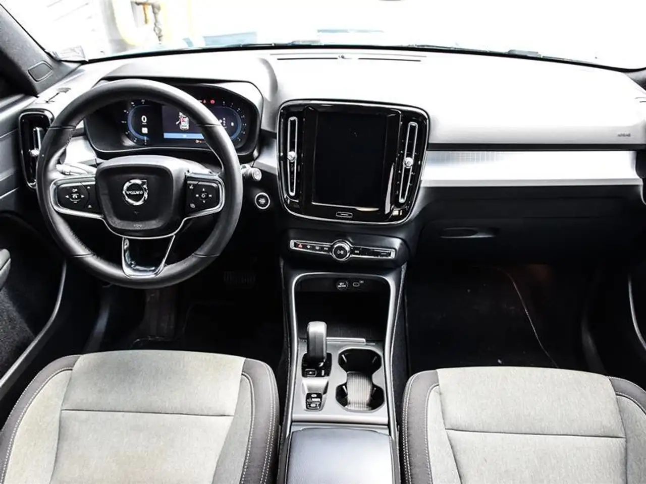 Volvo XC40 снимка Volvo XC40