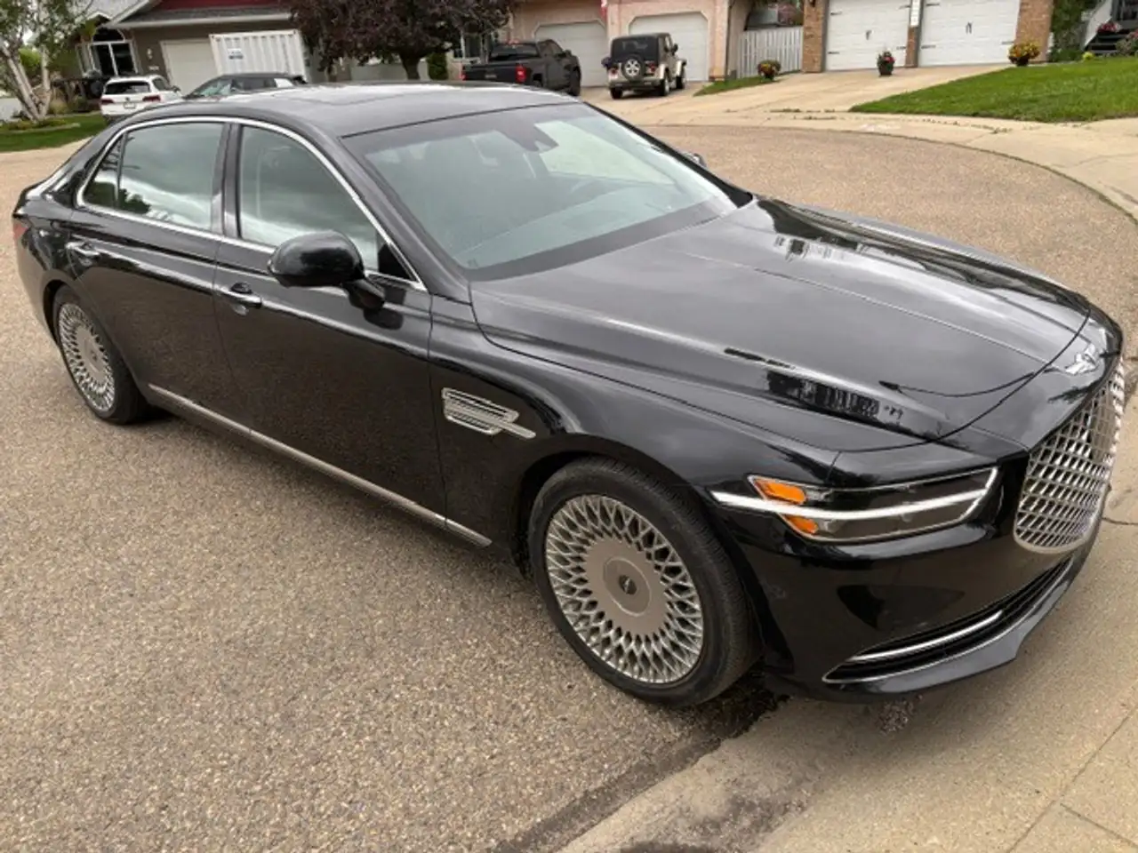 2021 Genesis G90
