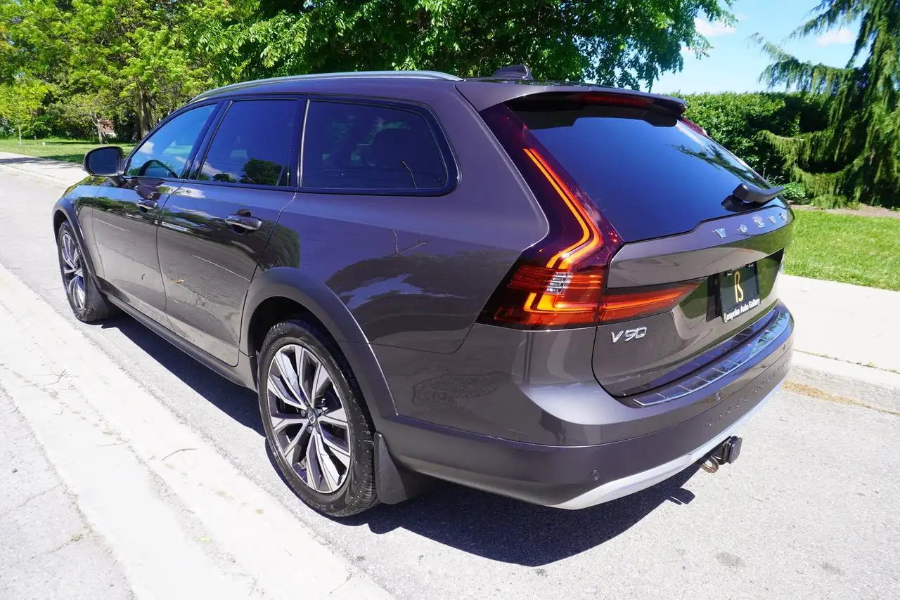Volvo V90 Cross Country снимка Volvo V90 Cross Country