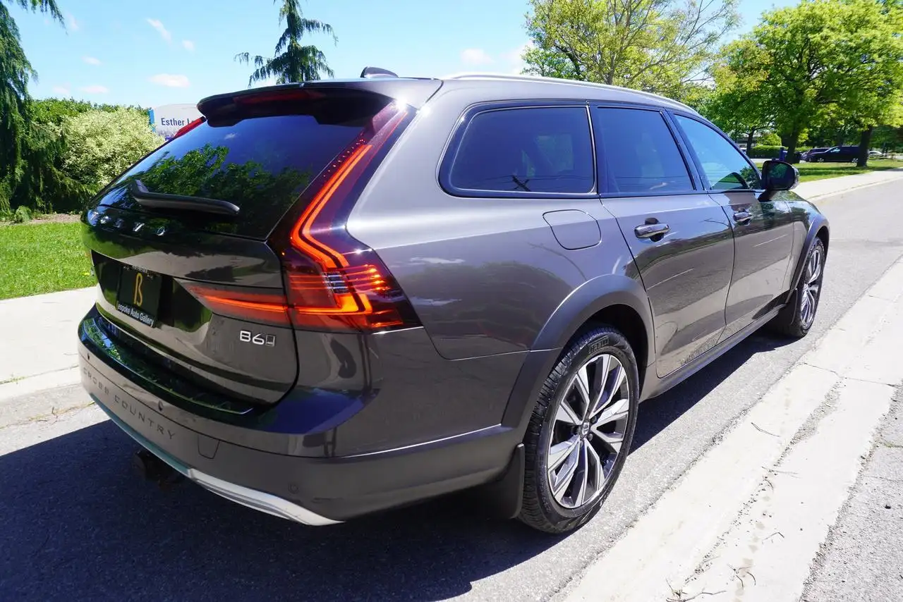 Volvo V90 Cross Country снимка Volvo V90 Cross Country