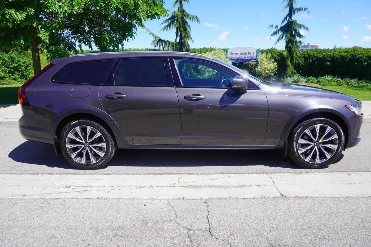 Volvo V90 Cross Country снимка Volvo V90 Cross Country
