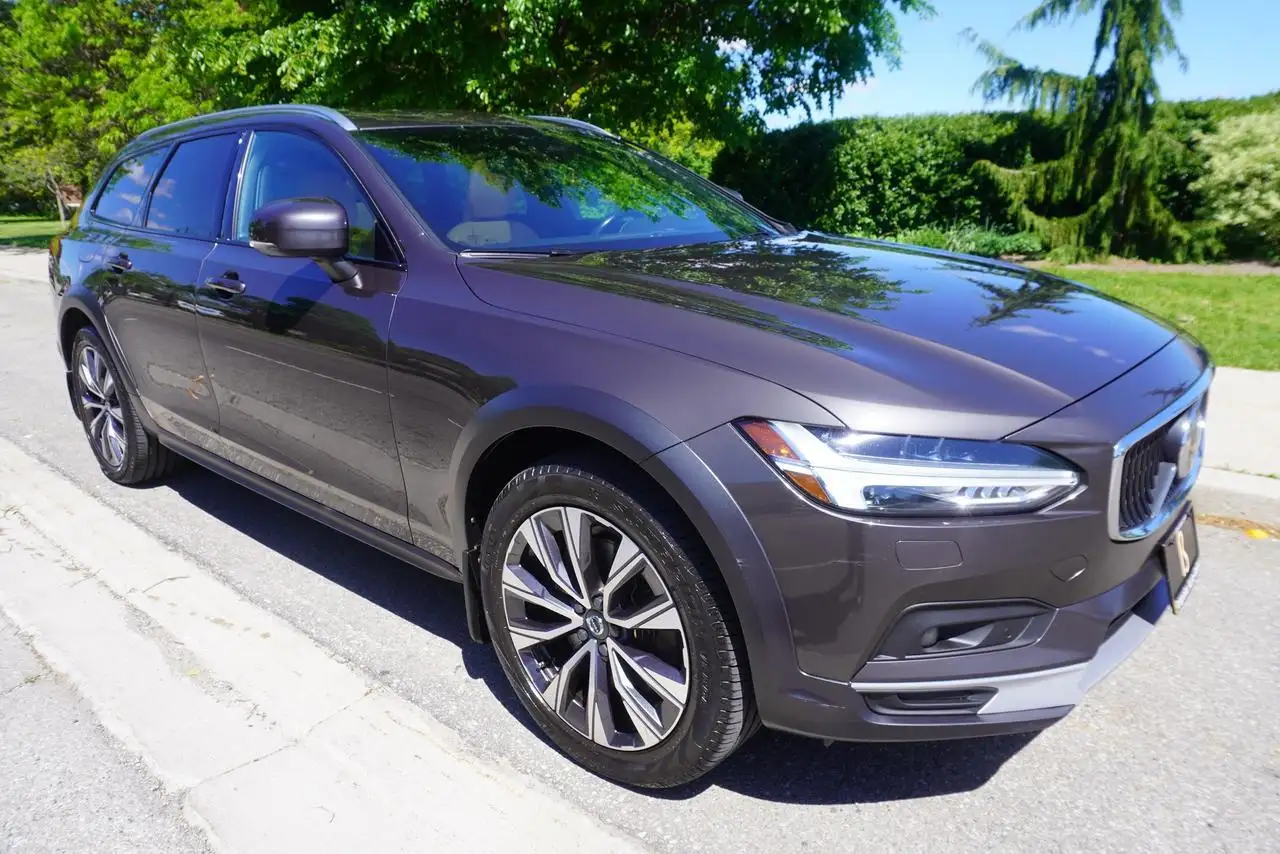 Volvo V90 Cross Country снимка Volvo V90 Cross Country