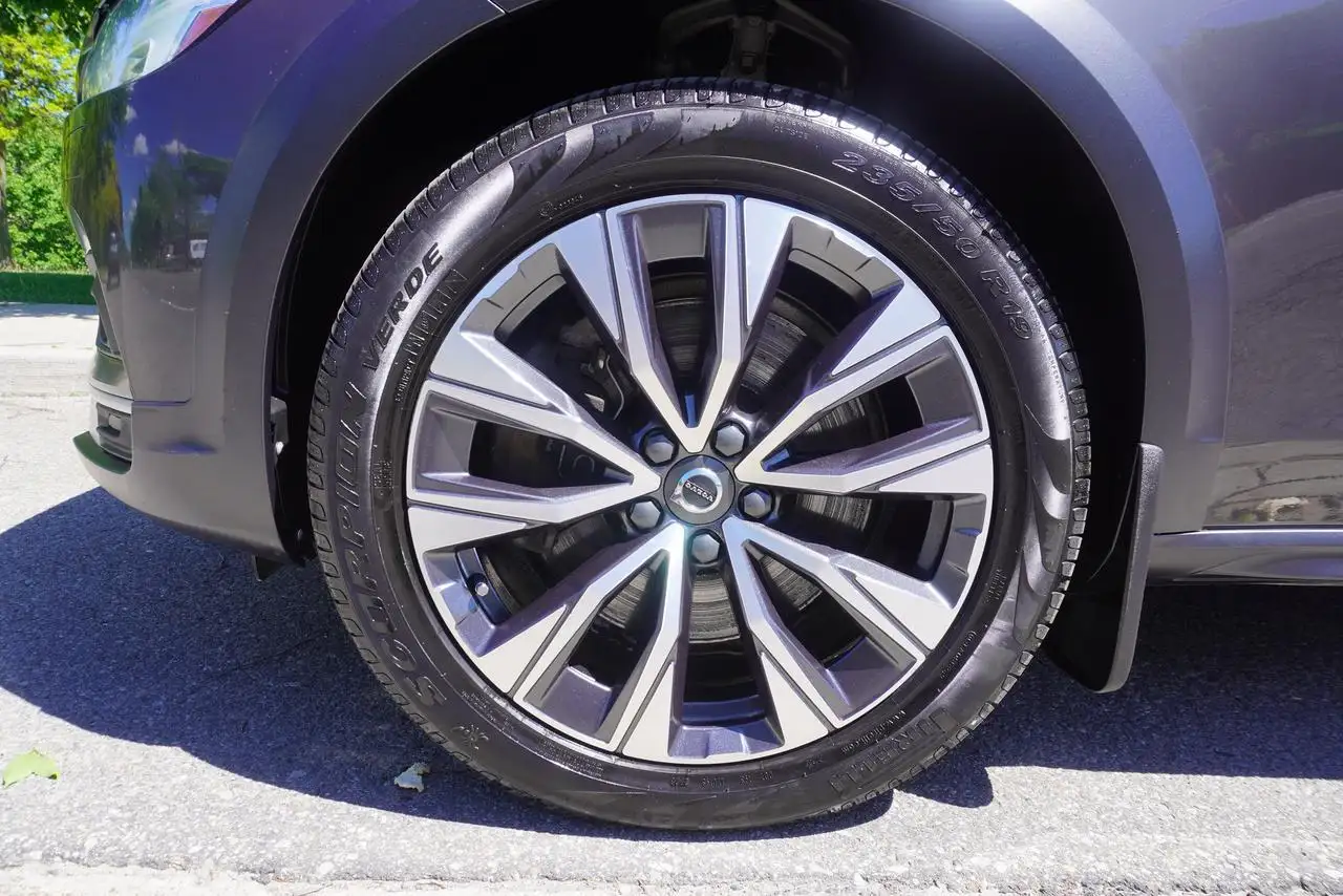 Volvo V90 Cross Country снимка Volvo V90 Cross Country