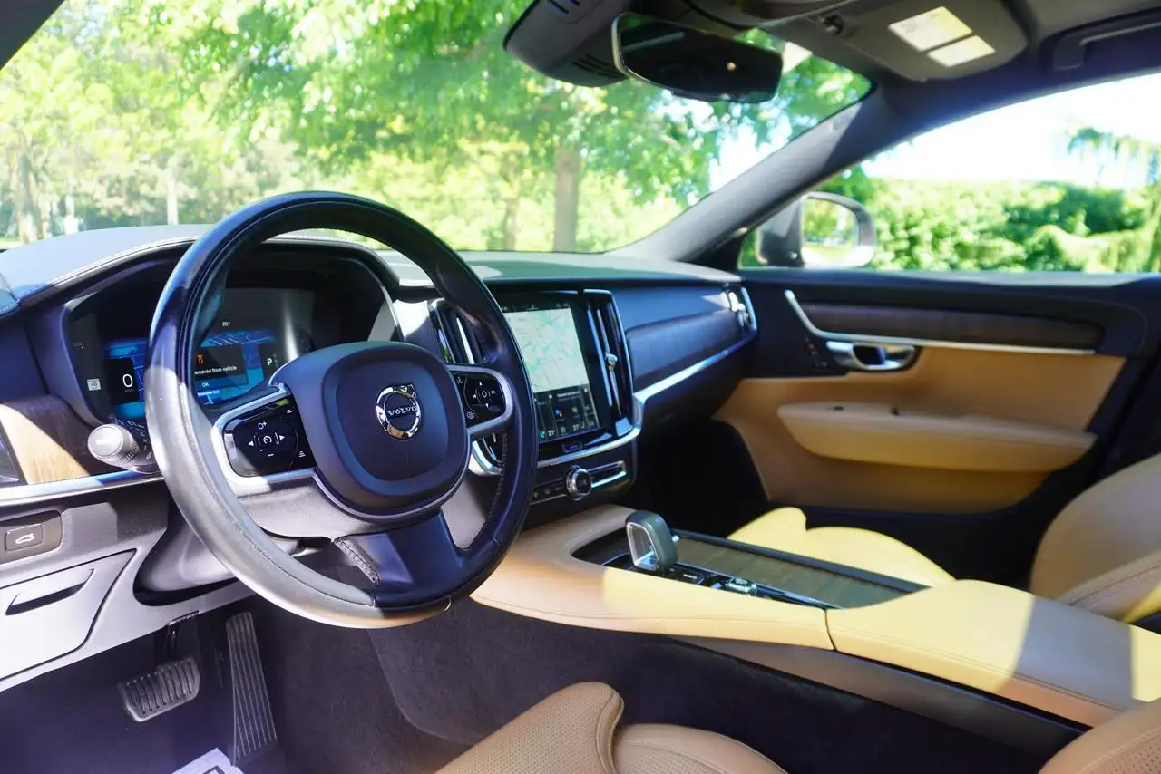 Volvo V90 Cross Country снимка Volvo V90 Cross Country